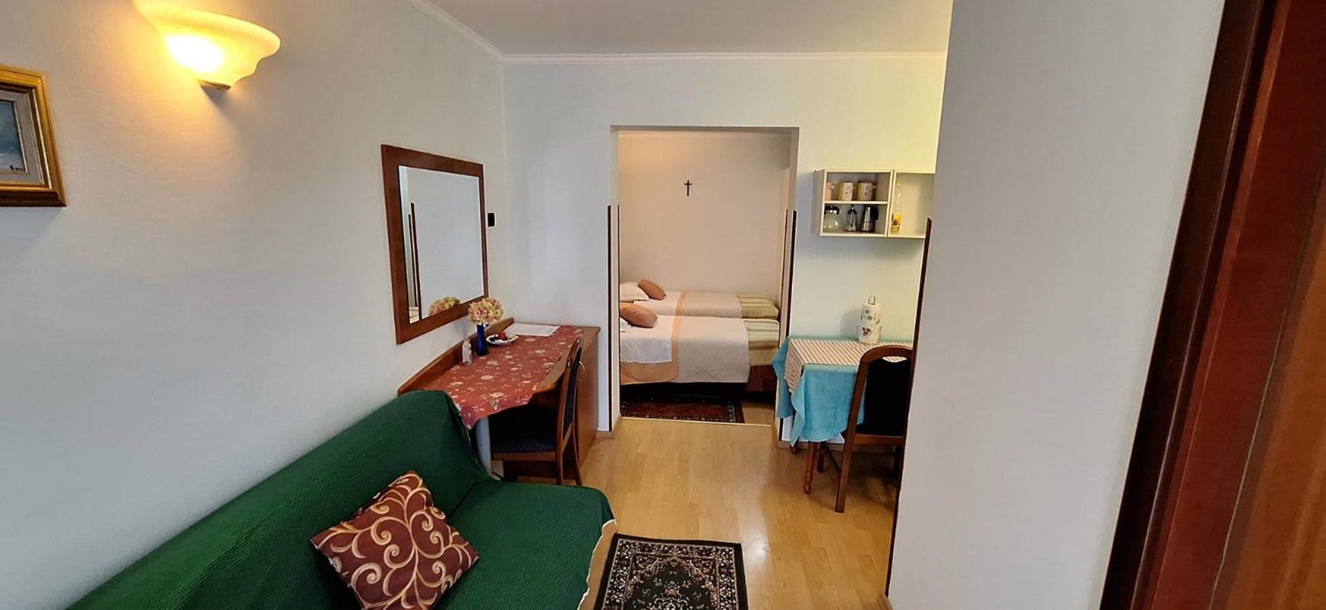 Apartments And Rooms Laura Пазин Экстерьер фото
