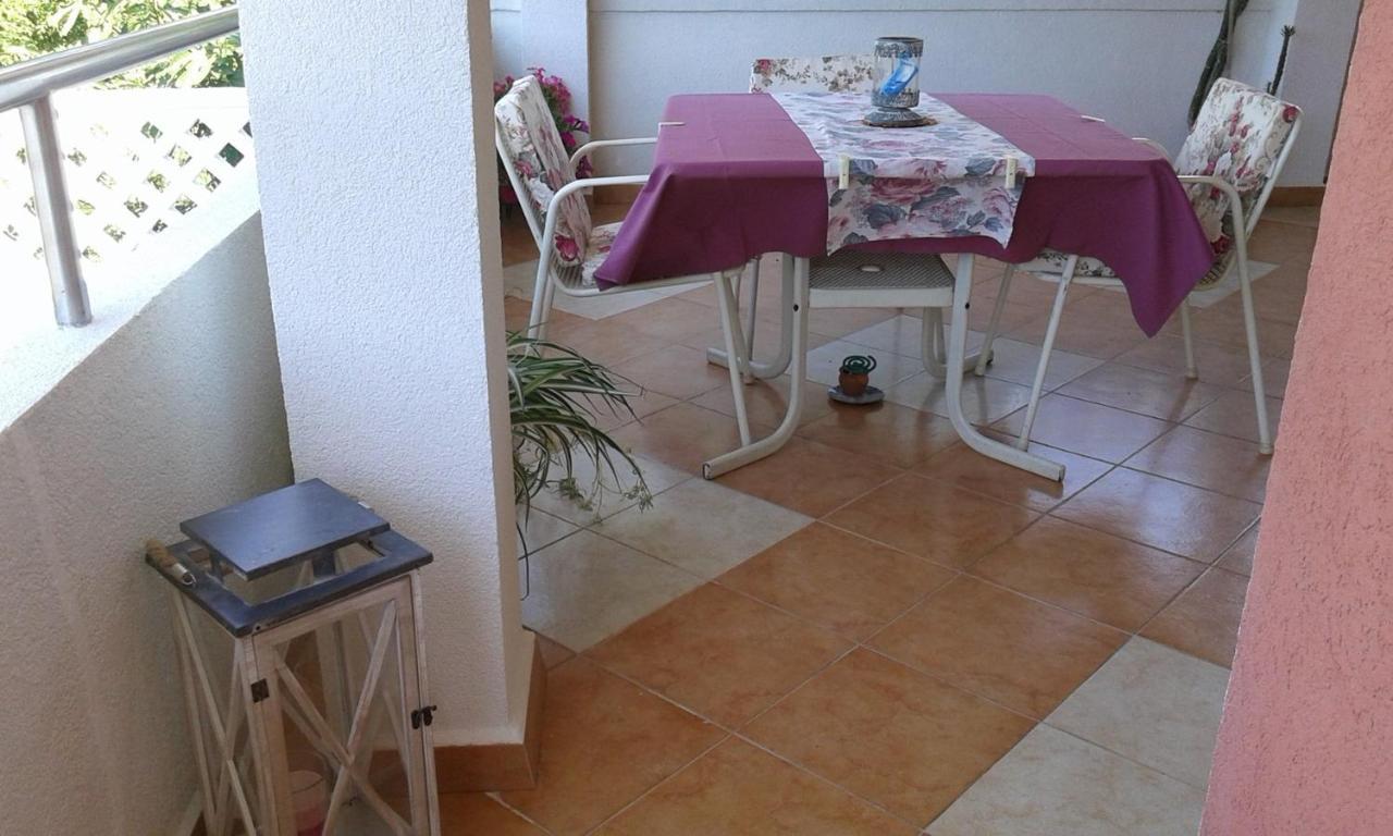 Apartments And Rooms Laura Пазин Экстерьер фото